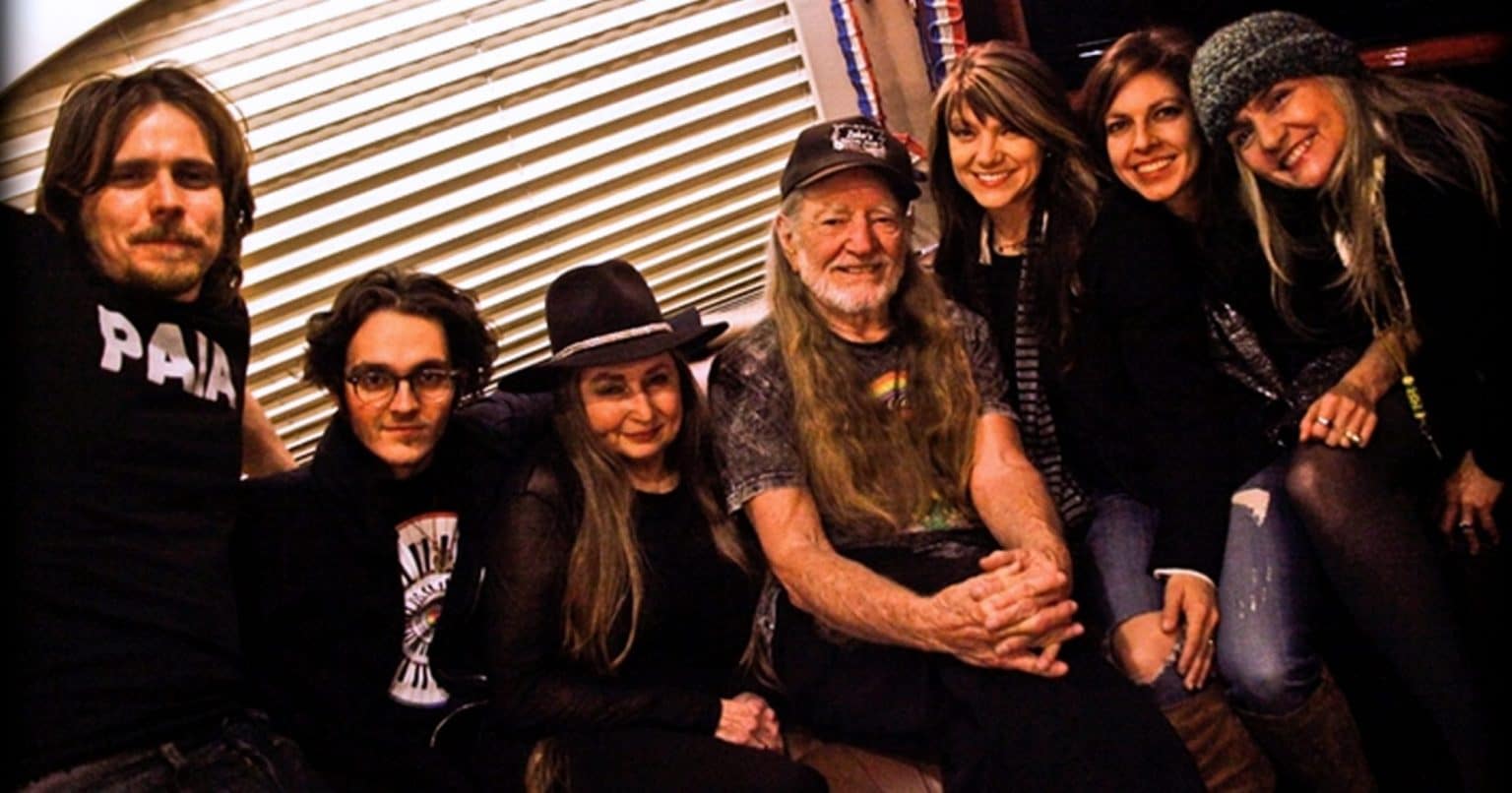 Meet Willie Nelson's Children Including His Daughter He Only Found Out ...