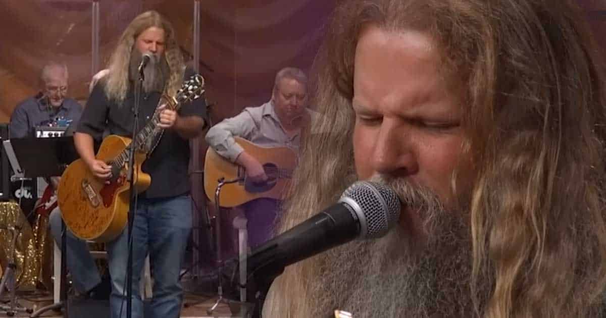 Jamey Johnson's Soothing Rendition of "I Wonder Do You Think of Me"