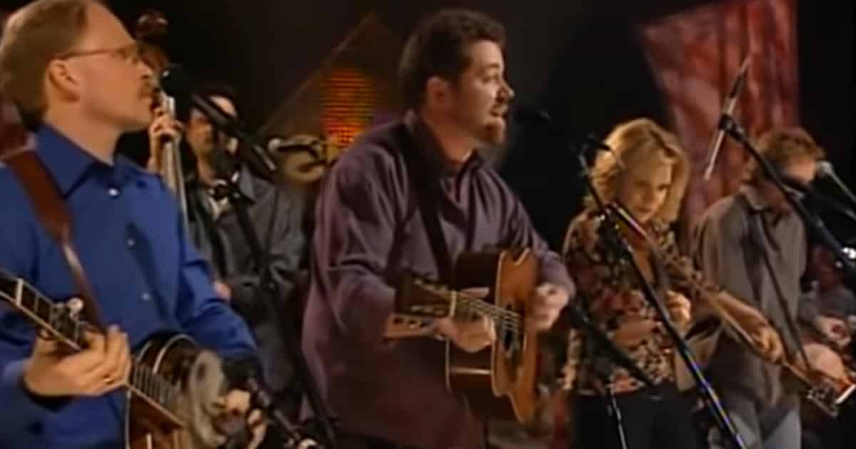 Dan Tyminski of Union Station and Alison Krauss Perform “Man of Constant Sorrow”