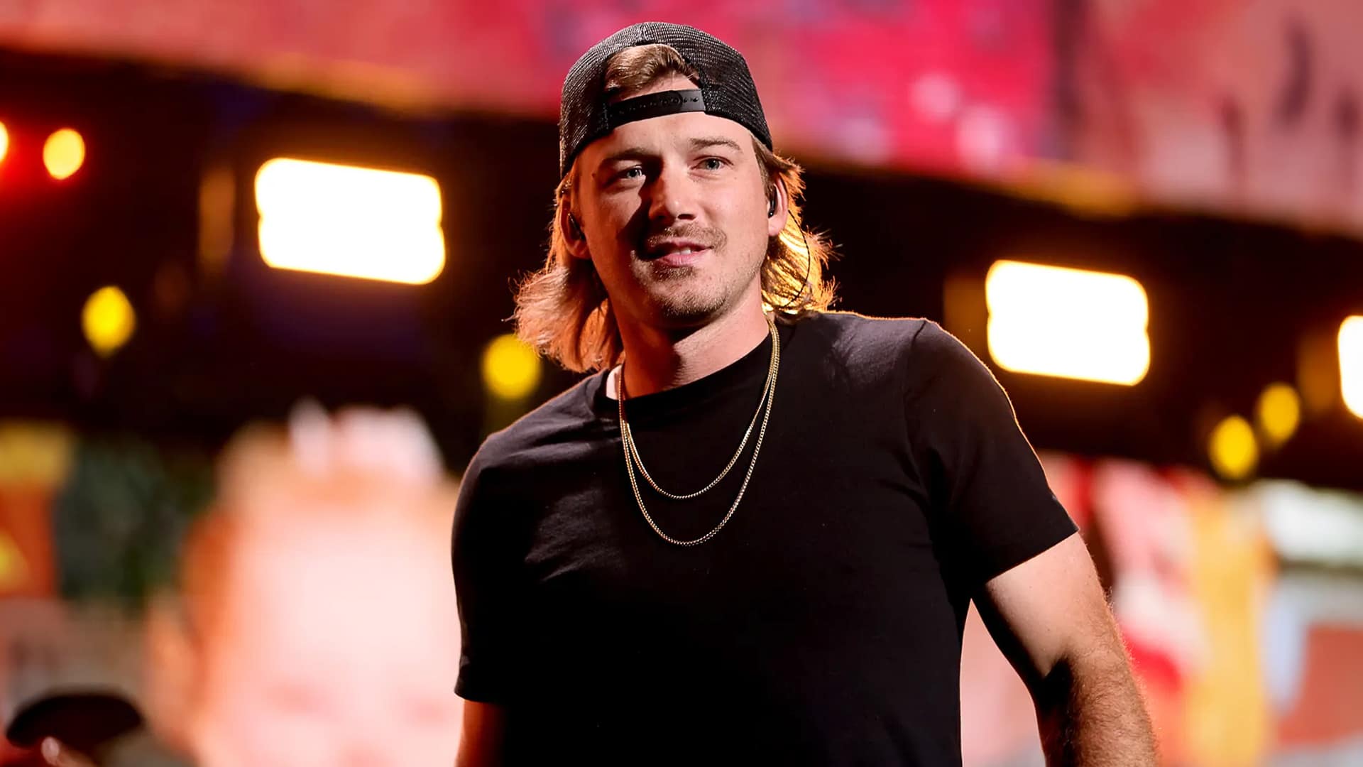 Morgan Wallen finally acknowledges his CMA Entertainer of the Year win—four months later—by casually burying the trophy in an Instagram photo dump.